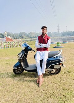 Rahul - Male escort in Pune Photo 1 of 1