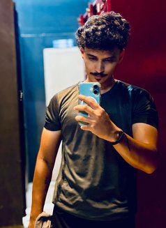 Rahul - Male escort in Pune Photo 4 of 7