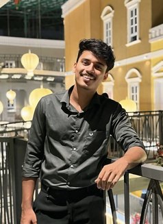 Rahul - Male escort in Pune Photo 5 of 7