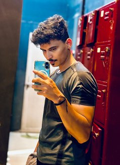 Rahul - Male escort in Pune Photo 6 of 7