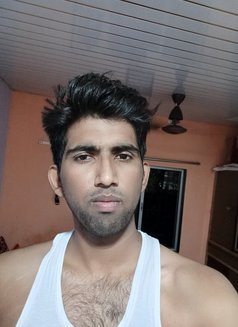 Rahul Massage Service - Male escort in Mumbai Photo 2 of 3