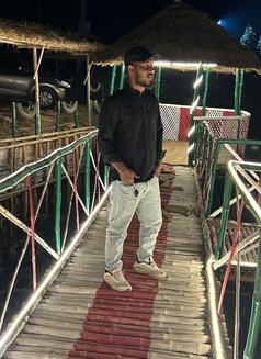 Rahul Mondal - masseur in Kolkata Photo 1 of 3