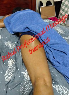Rahul Professional Massage Therapist - Masajista in Kolkata Photo 9 of 13