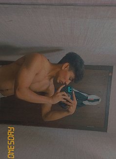 Řähūľ Ŕãjpùť - Male escort in New Delhi Photo 13 of 14