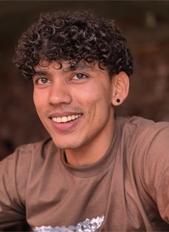 Řähūľ Ŕãjpùť - Male escort in New Delhi Photo 7 of 14