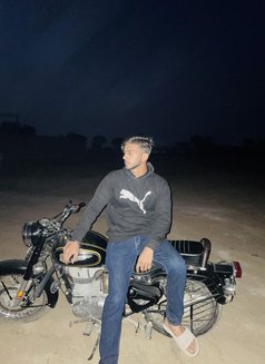 Rahul Singh - Acompañantes masculino in Jaipur Photo 10 of 11