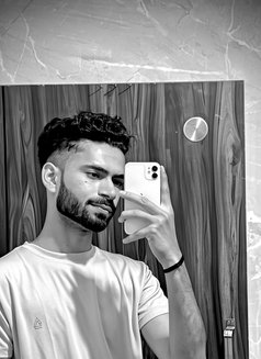 Rahul Singh - Male escort in New Delhi Photo 1 of 6