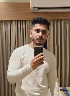 Rahul Your Love - Acompañantes masculino in Kolkata Photo 3 of 5