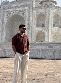 Rahul Your Love - Acompañantes masculino in Kolkata Photo 4 of 5