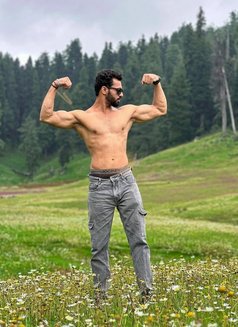 Rahulhardmen - Male escort in New Delhi Photo 2 of 11