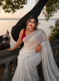 Rai - escort in Kolkata Photo 3 of 5
