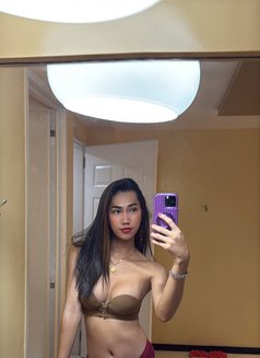 RAINEXXX - Transsexual escort in Manila Photo 2 of 20