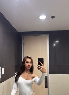 RAINEXXX - Transsexual escort in Manila Photo 3 of 17