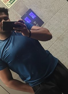 Raion Op - Male escort in Mumbai Photo 1 of 4