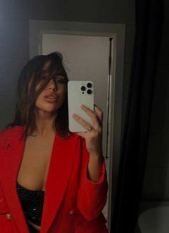 Raisa - escort in Beirut Photo 5 of 8