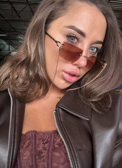 Raisa - escort in Beirut Photo 8 of 8