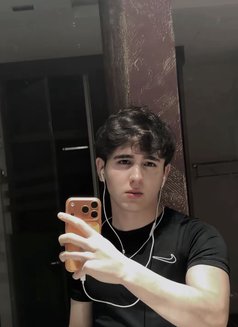 Raisy - Acompañantes masculino in Dubai Photo 1 of 14
