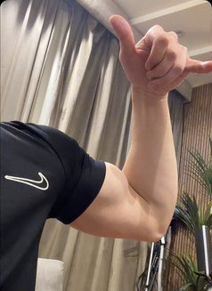 Raisy - Acompañantes masculino in Dubai Photo 3 of 14