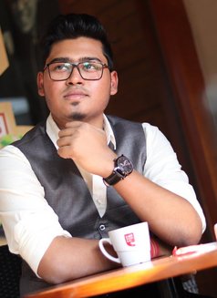 Raj 367 - Acompañantes masculino in Kolkata Photo 3 of 4