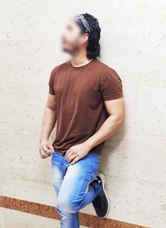 Raj - Male escort in Abu Dhabi Photo 3 of 3