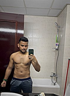 Raj - Male escort in Dubai Photo 3 of 4