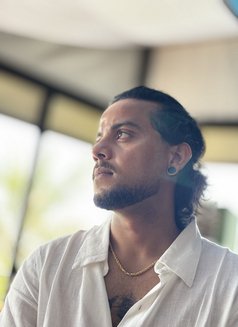 Raj - Male escort in Dubai Photo 5 of 6