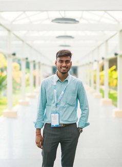 Raj - Male escort in Kolkata Photo 3 of 3