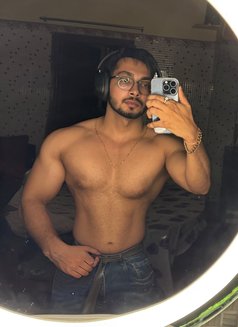 Raj - Male escort in Kolkata Photo 2 of 4