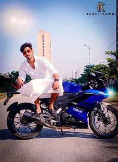 Raj - Male escort in New Delhi Photo 3 of 5