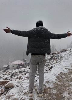 Raj - Male escort in Noida Photo 2 of 6