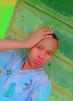 Raj - Male escort in Nairobi Photo 2 of 4