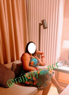 Raj Priya - companion in Noida Photo 1 of 3