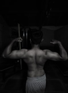 Raj Shetty - Intérprete masculino de adultos in Bangalore Photo 1 of 2