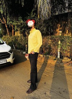 Rajendra Sharma - Intérprete masculino de adultos in Candolim, Goa Photo 3 of 3