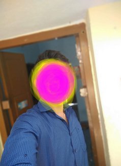 Rajesh M - Intérprete masculino de adultos in Chennai Photo 3 of 3