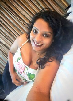 Rajeshwari Vip Call Girls Service - escort in Coimbatore Photo 2 of 3