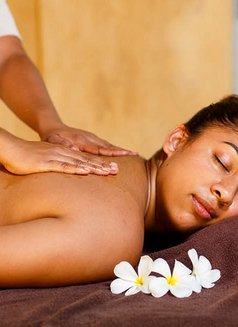 RAJI ,cam ssessions nd massage - puta in Colombo Photo 3 of 5