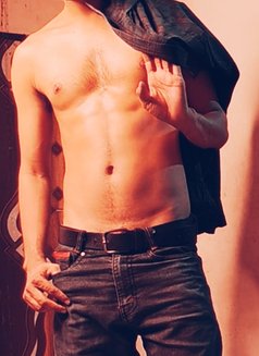 8"Dick Rajib , 40 min Timing, Age 28 - Male escort in New Delhi Photo 3 of 3
