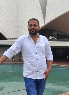 Rajiv - Acompañantes masculino in New Delhi Photo 2 of 2