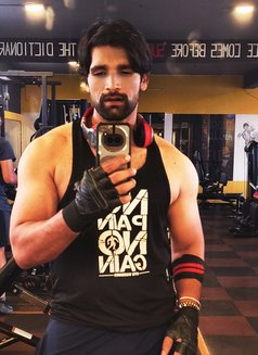 Raju Ravan - Male escort in Bangalore Photo 2 of 3