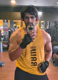 Raju Ravan - Male escort in Bangalore Photo 3 of 3
