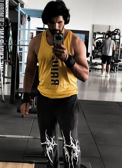 Raju Ravan - Male escort in Bangalore Photo 3 of 6