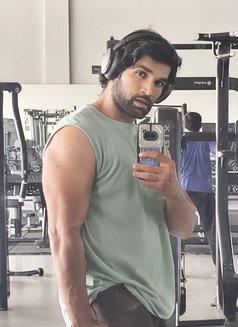 Raju Ravan - Acompañantes masculino in Bangalore Photo 3 of 25