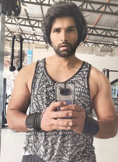 Raju Ravan - Acompañantes masculino in Bangalore Photo 9 of 25