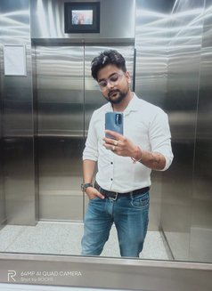 Rajveer - Male escort in Gurgaon Photo 6 of 8