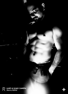 Rajveer - masseur in New Delhi Photo 6 of 6