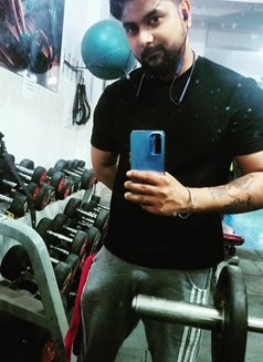 Rajveer - masseur in New Delhi Photo 7 of 7