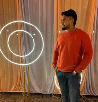 Rajveer Rawat - Acompañantes masculino in New Delhi