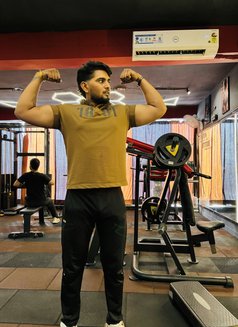 Rajveer Rawat - Acompañantes masculino in Mumbai Photo 3 of 4