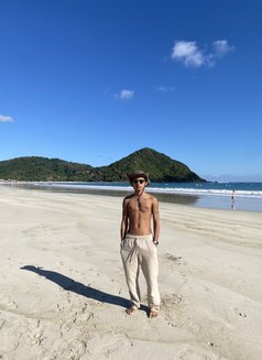 Raka - Male escort in Bali Photo 5 of 7